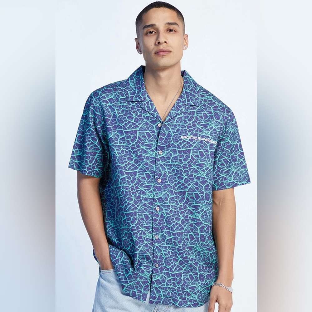 PacSun Earthquake
Oversized Camp Shirt size L